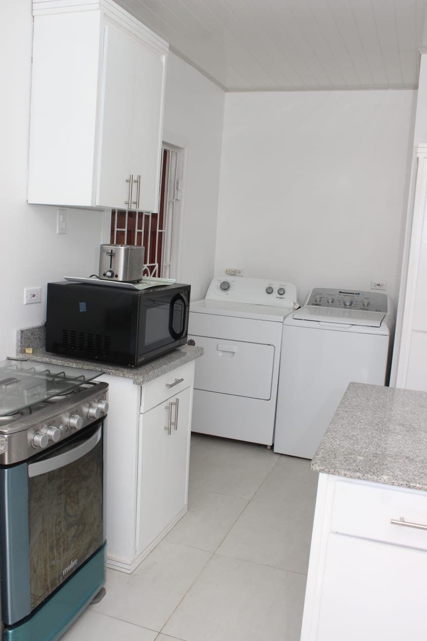 Stylish 3-Bedroom Apartment in Meadowbrook Gardens — photo 7