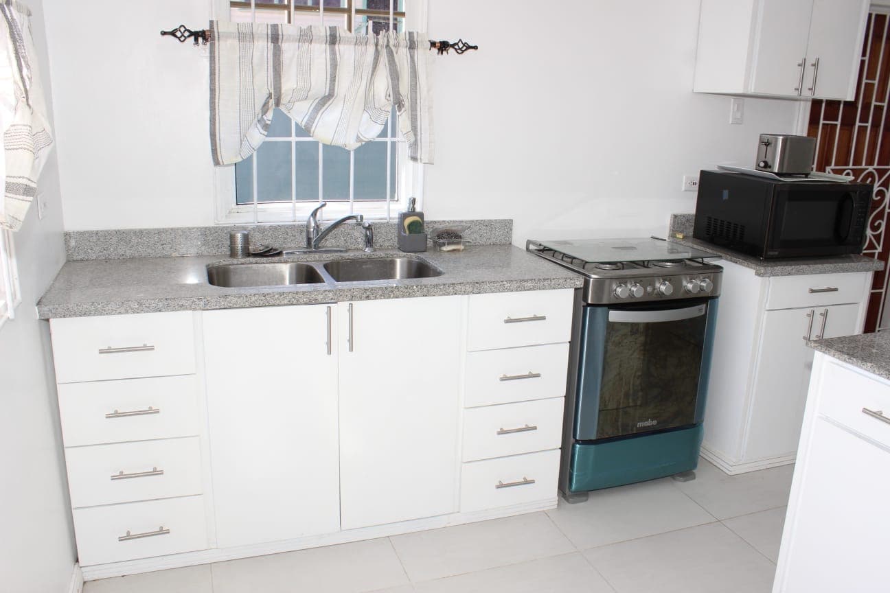 Stylish 3-Bedroom Apartment in Meadowbrook Gardens — photo 3