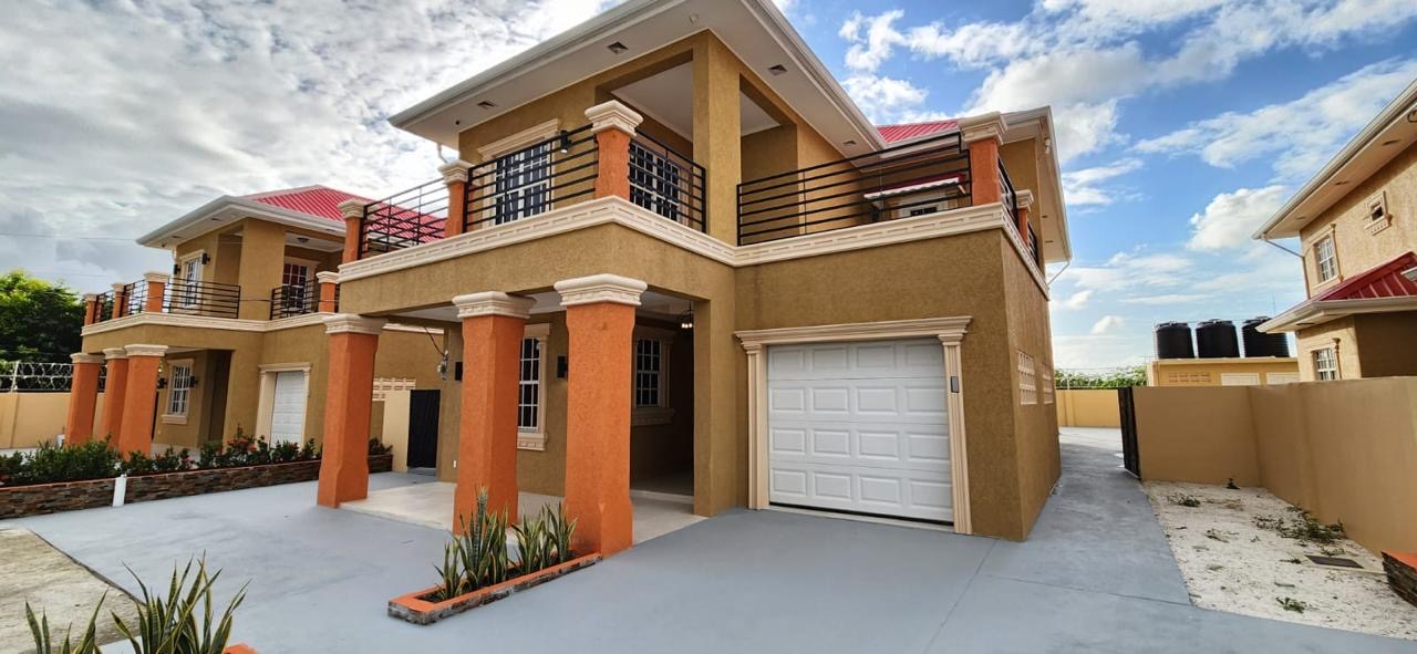 Modern 3-Bedroom Home with AC in Republic Gardens — photo 1