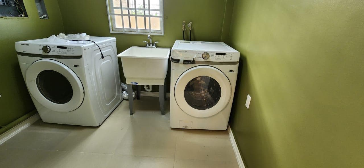 Modern 3-Bedroom Home with AC in Republic Gardens — photo 10