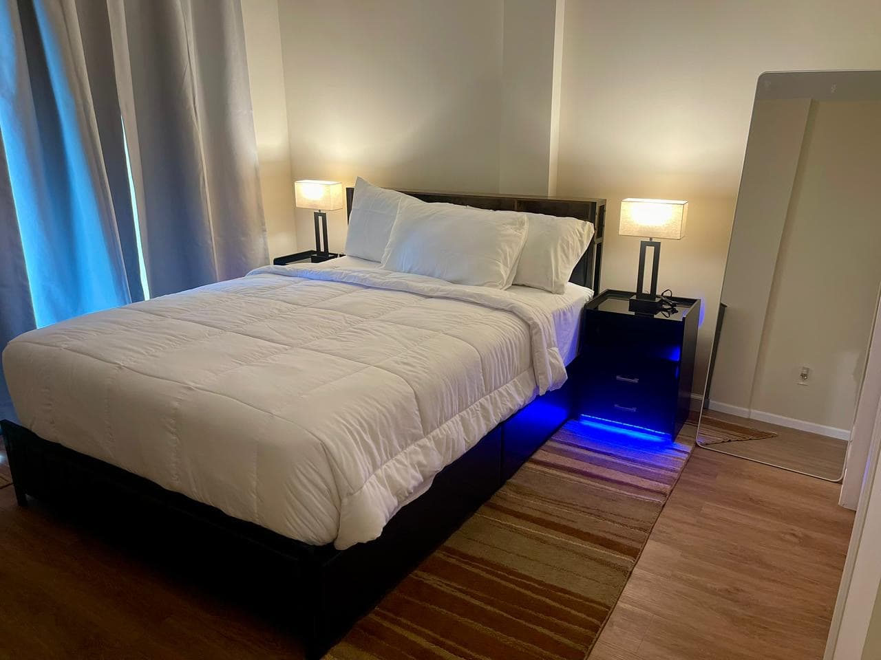 Beautiful 2-Bedroom One Condo Apartment Located in Windsor Estate — photo 4