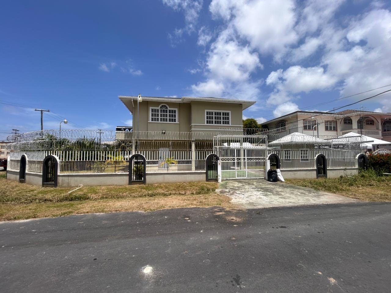 Modern 3-Bedroom Home with Garden and Balcony in Guysuco Gardens — photo 1