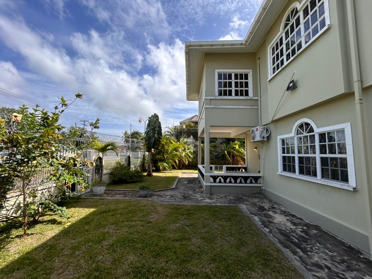 Modern 3-Bedroom Home with Garden and Balcony in Guysuco Gardens — photo 2
