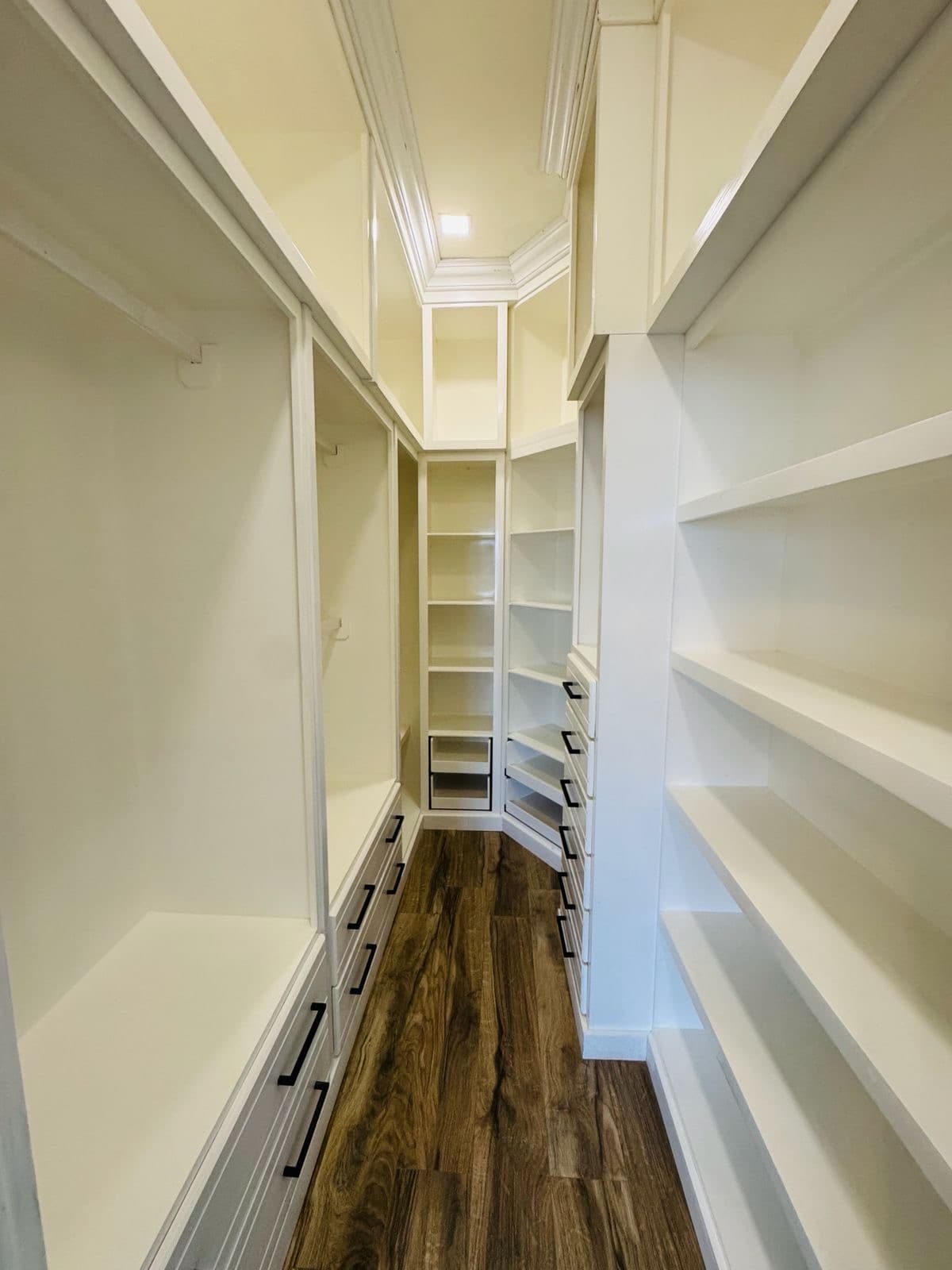 Spacious 3-Bedroom Apartment in Farm — photo 5