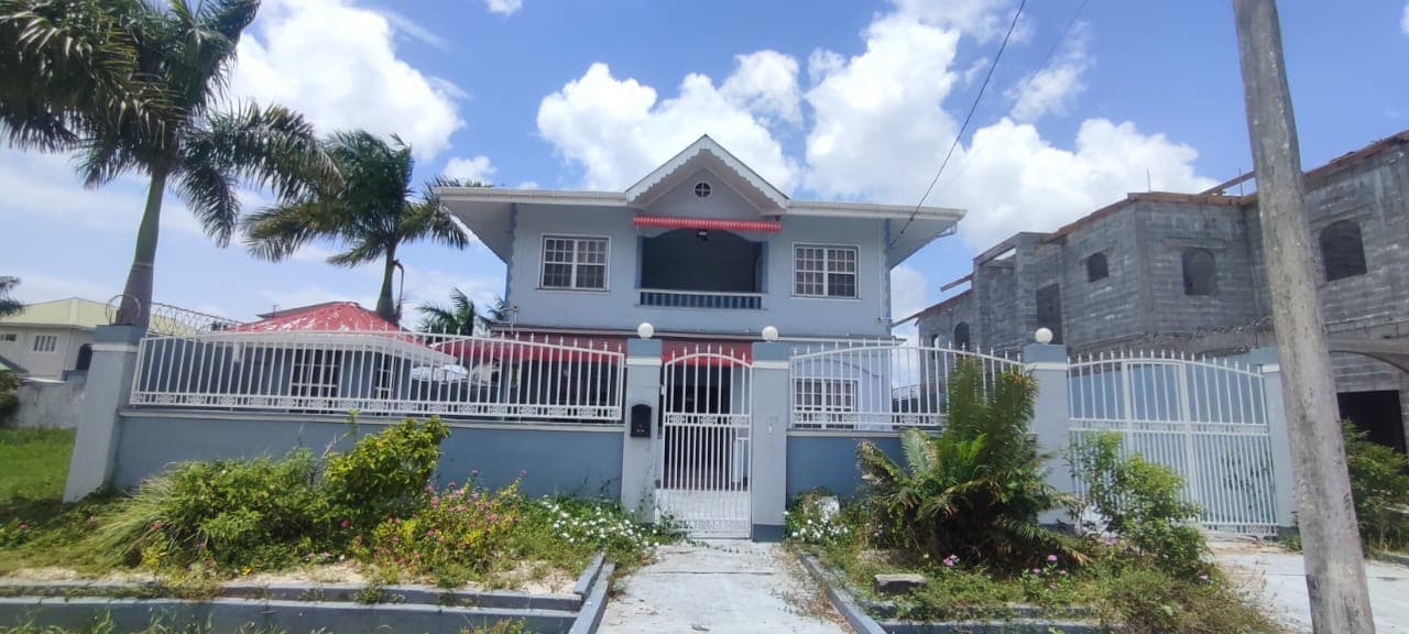 Spacious 5-Bedroom Home in Republic Gardens — photo 1