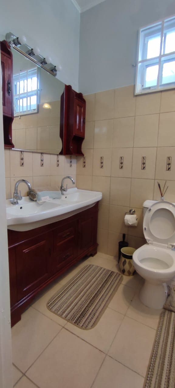 Spacious 5-Bedroom Home in Republic Gardens — photo 5