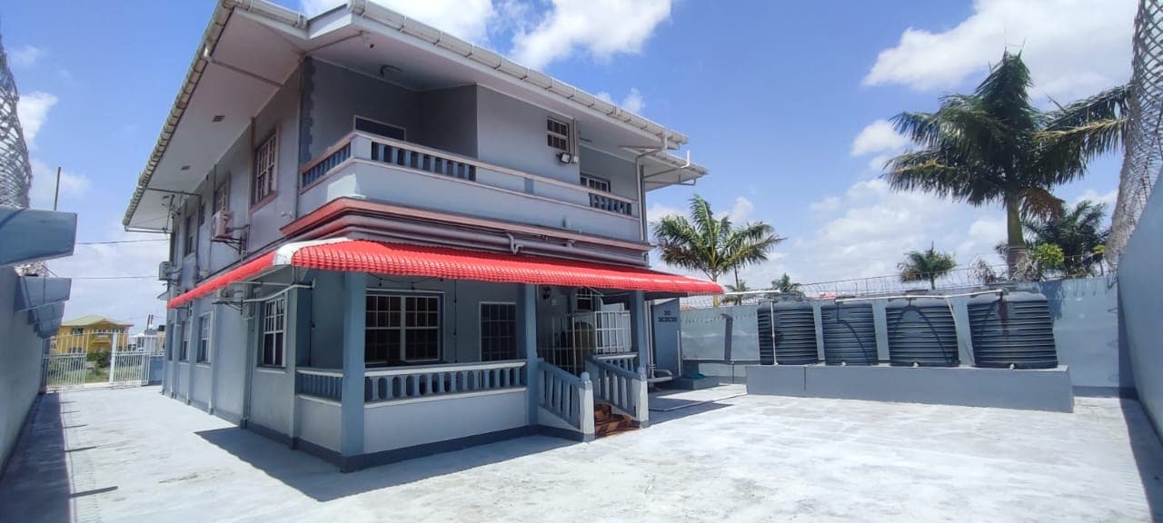 Spacious 5-Bedroom Home in Republic Gardens — photo 2