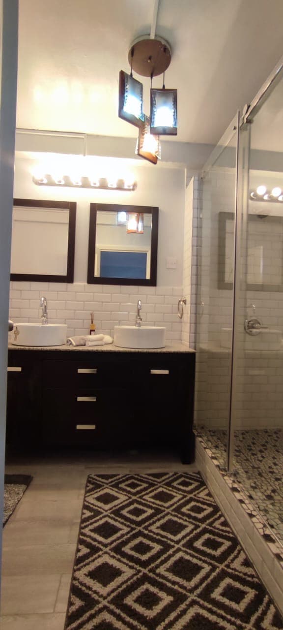 Spacious 5-Bedroom Home in Republic Gardens — photo 10