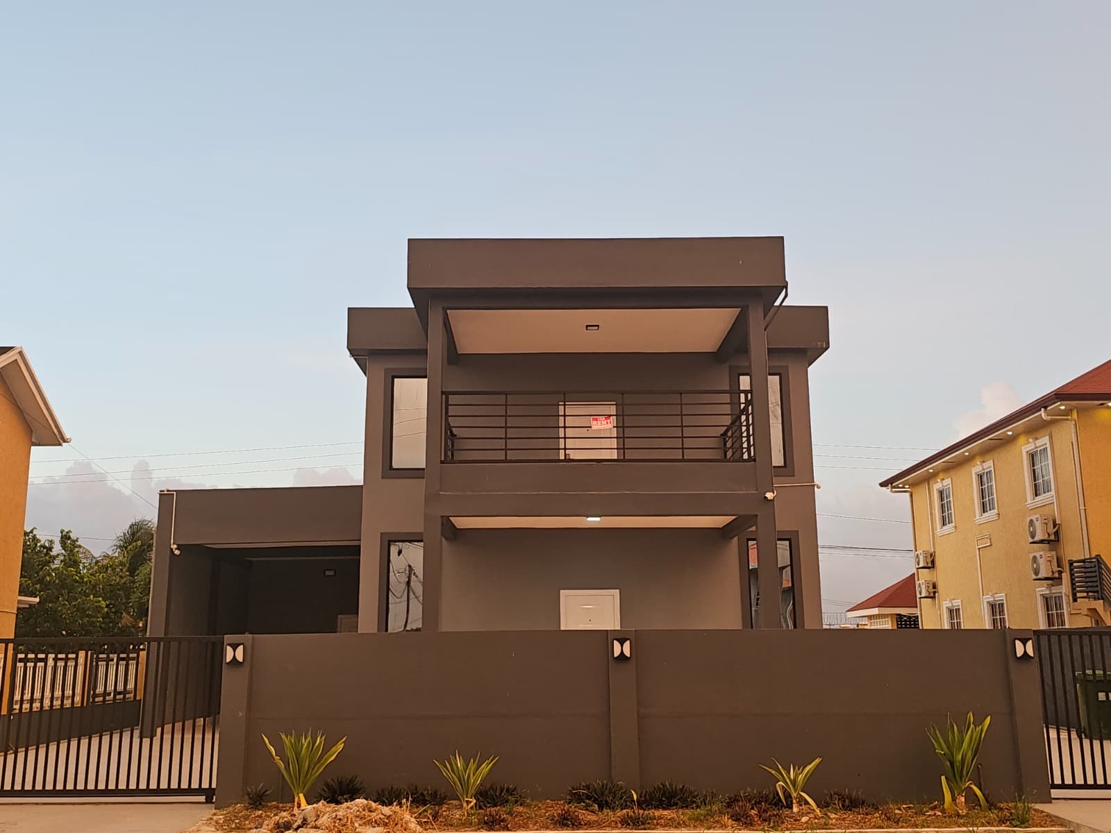 Modern & Secure 2-Bedroom Self-Contained Home in Eccles — photo 1