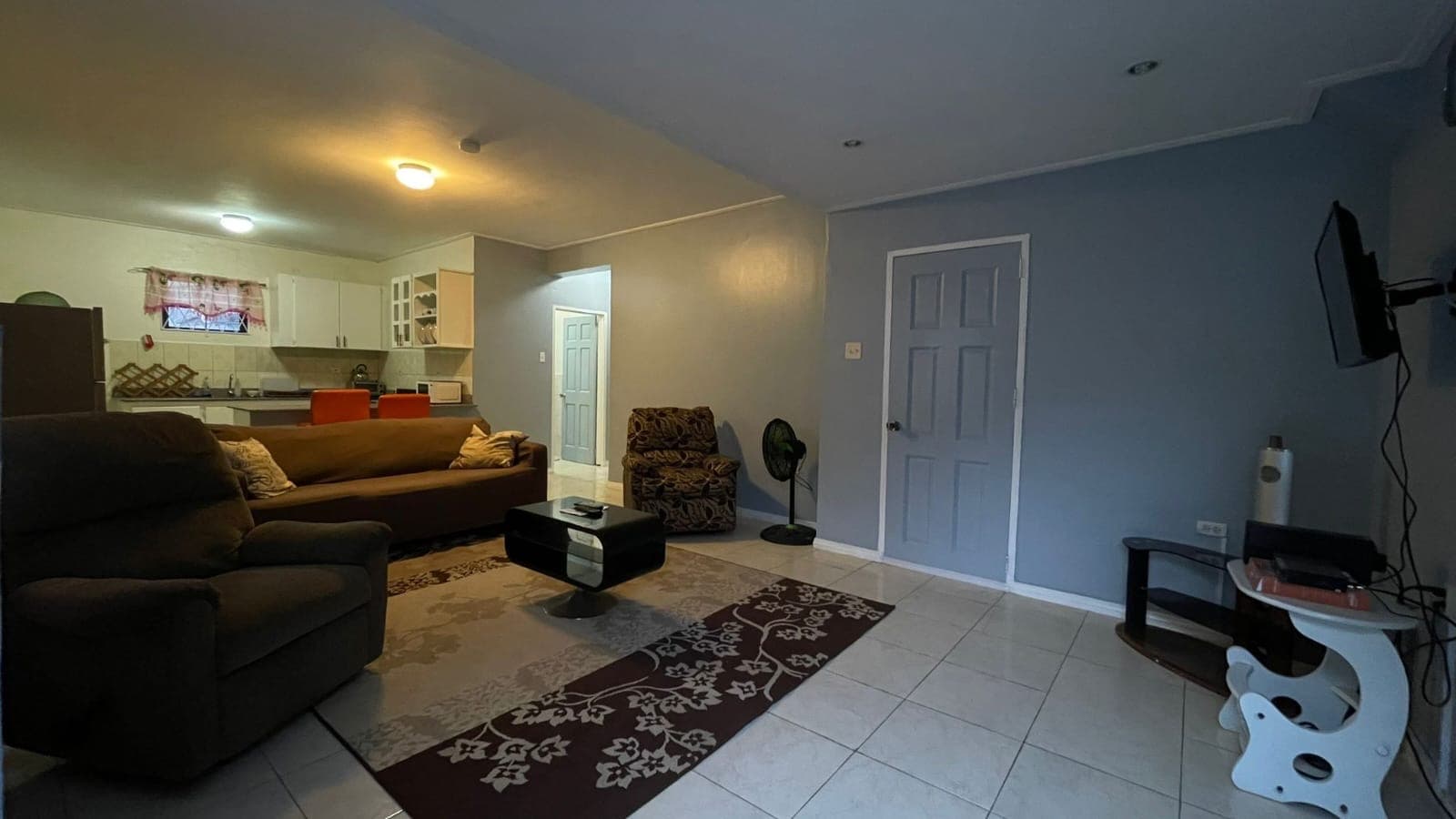 Stylish 1-Bedroom Apartment in D'Aguiar Park — photo 6