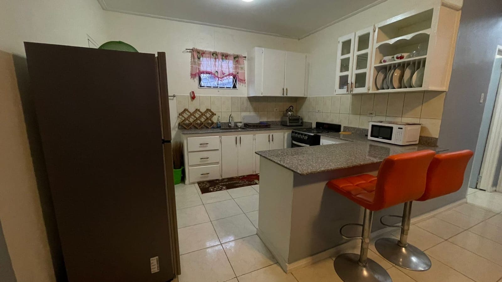 Stylish 1-Bedroom Apartment in D'Aguiar Park — photo 4