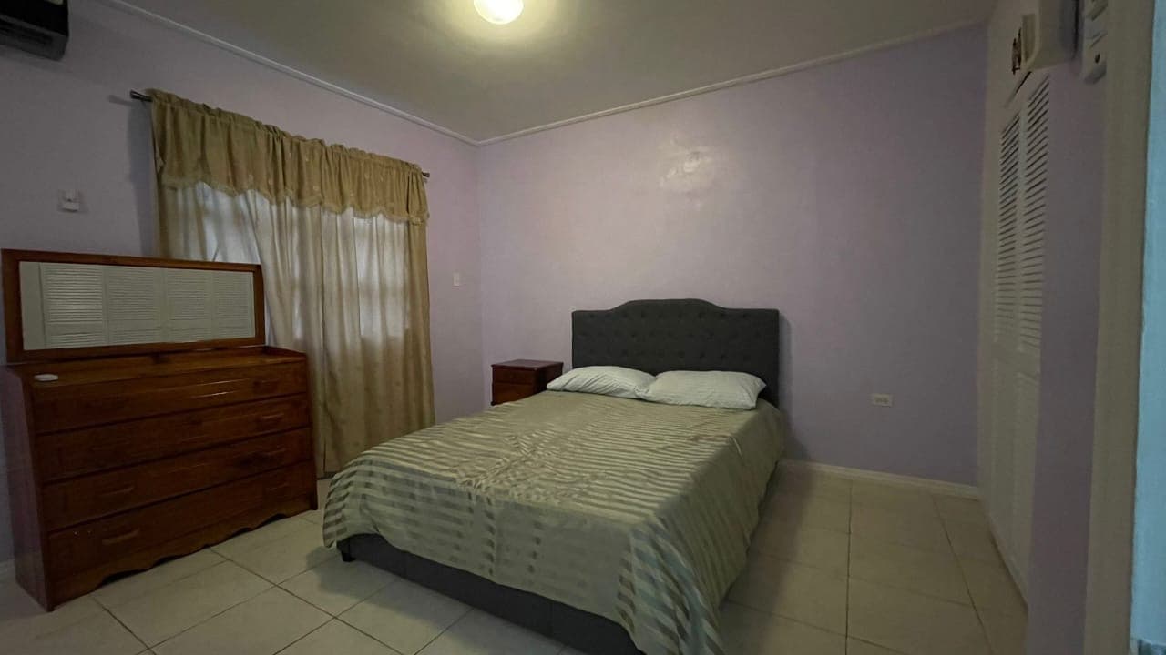 Stylish 1-Bedroom Apartment in D'Aguiar Park — photo 5