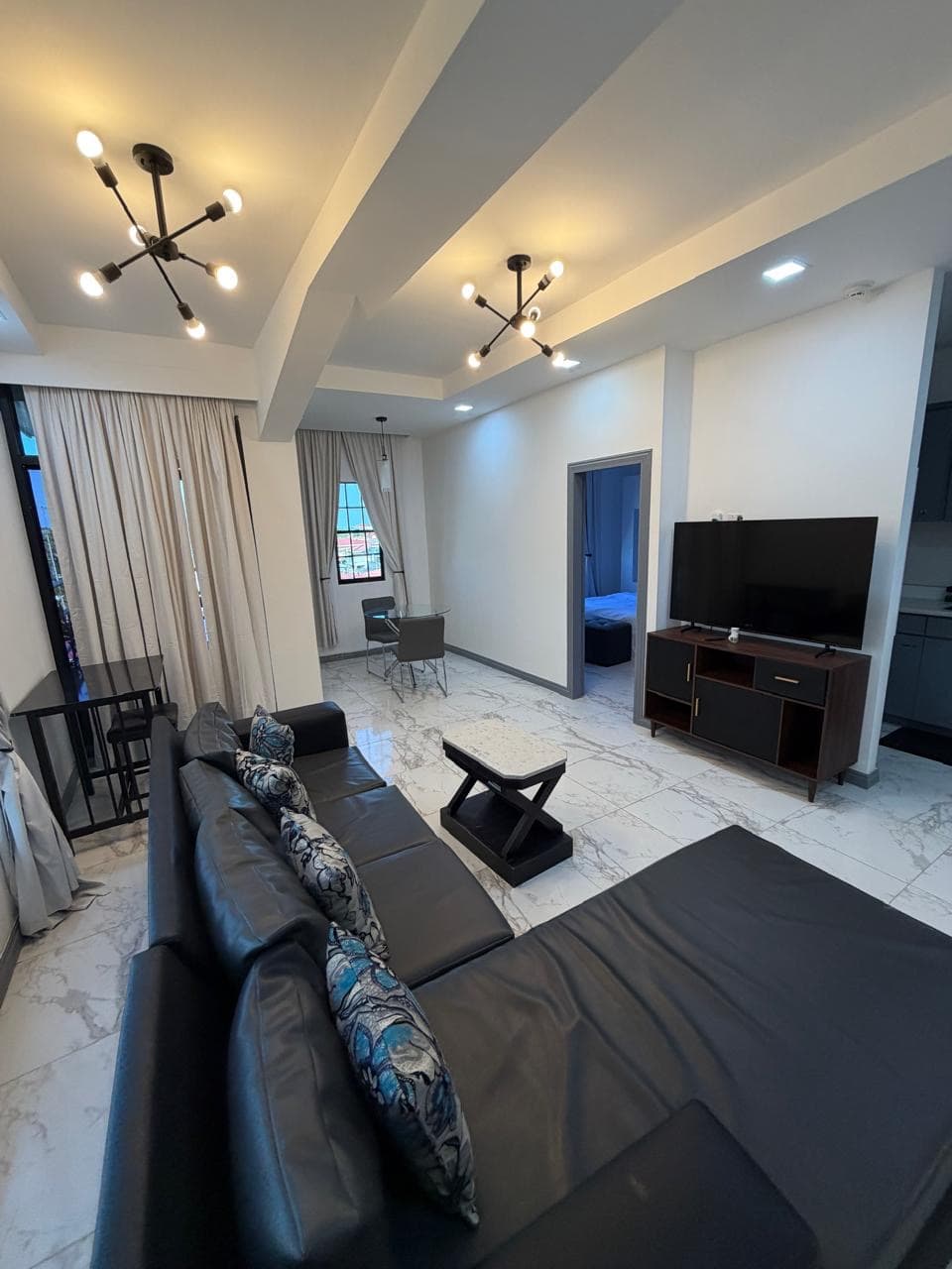 Modern 2-Bedroom Apartment in Duncan Street — photo 1
