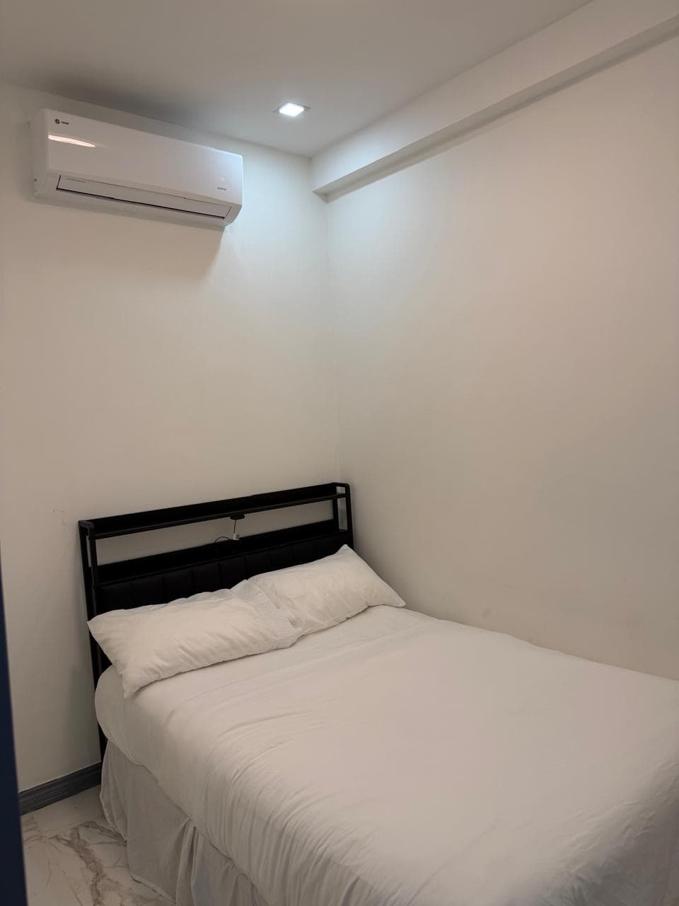 Modern 2-Bedroom Apartment in Duncan Street — photo 8