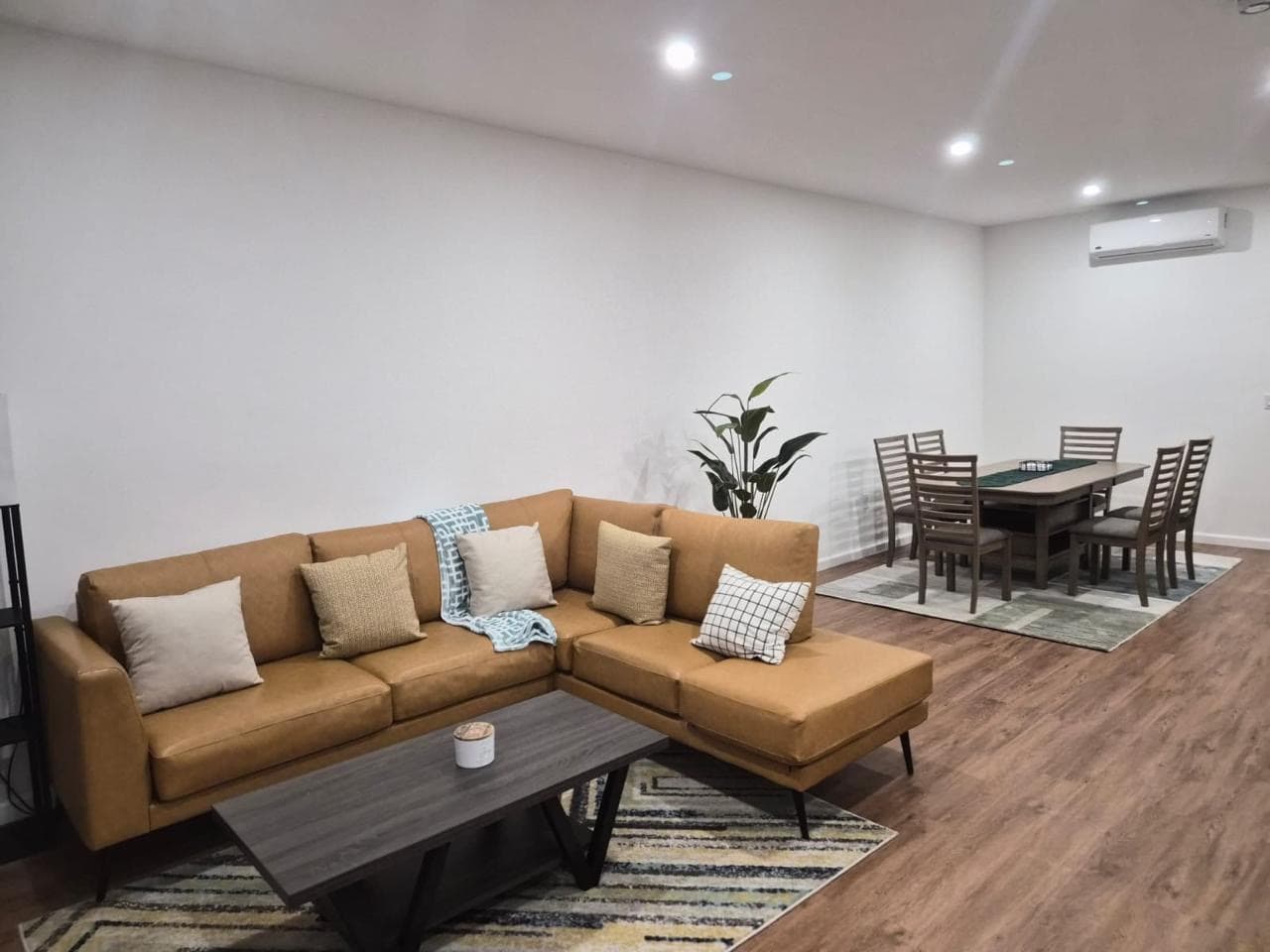 Modern 2-Bedroom Apartment in Windsor Estates — photo 12