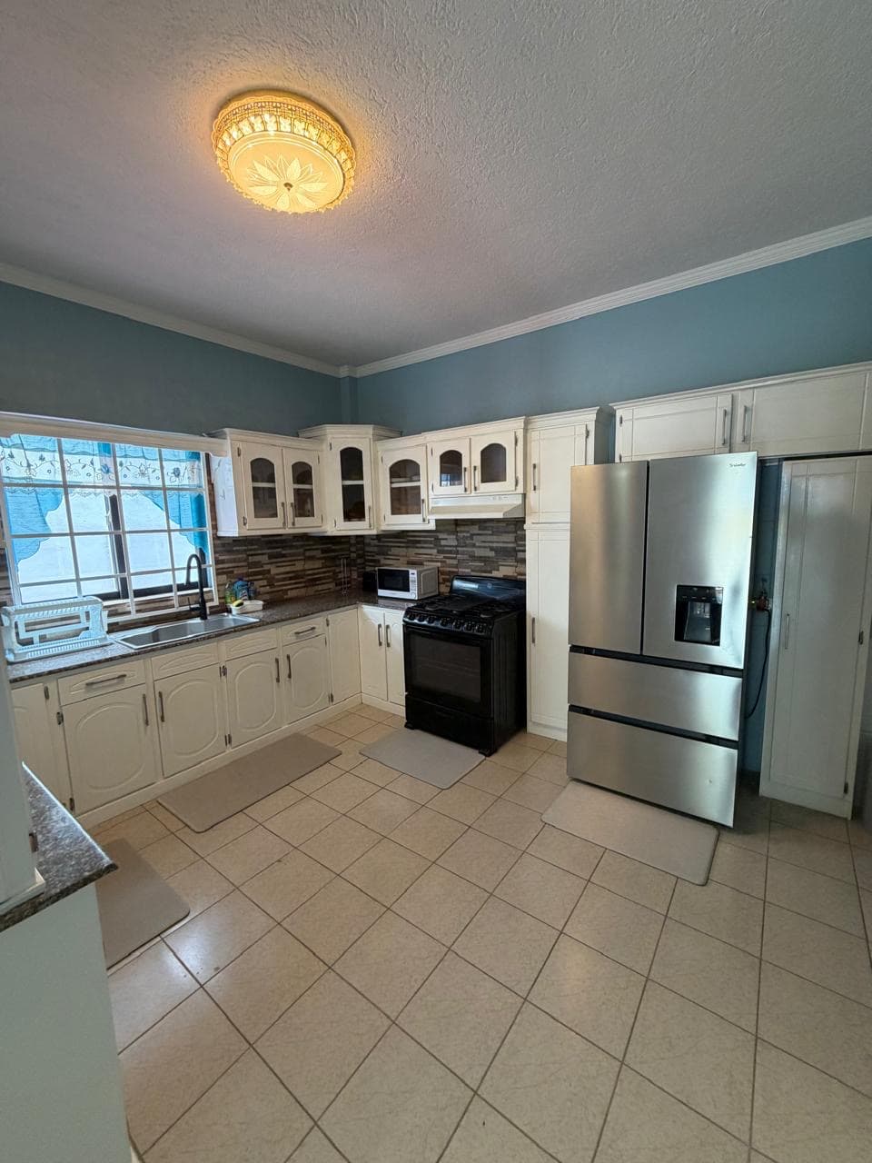 Spacious Furnished House in Green Acres with AC and Balcony — photo 12