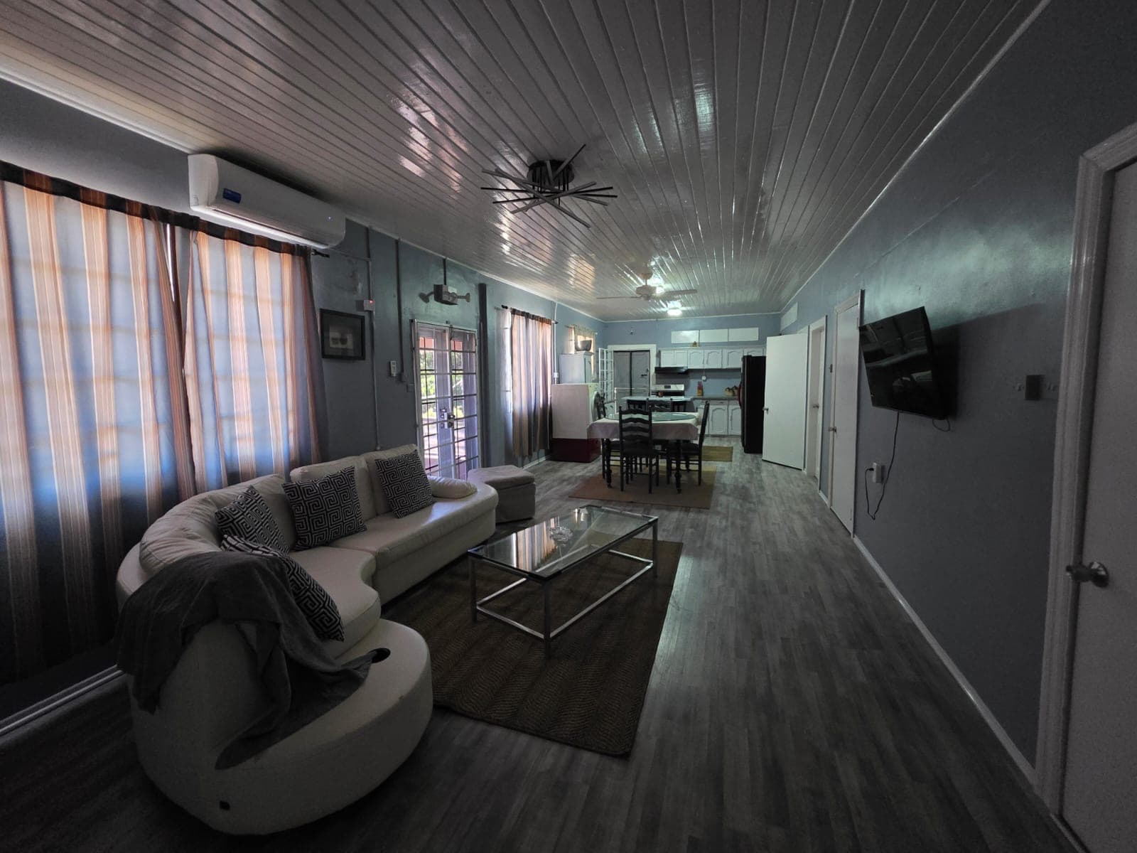 Luxurious 3-Bedroom Upper Flat Apartment in Eccles — photo 4