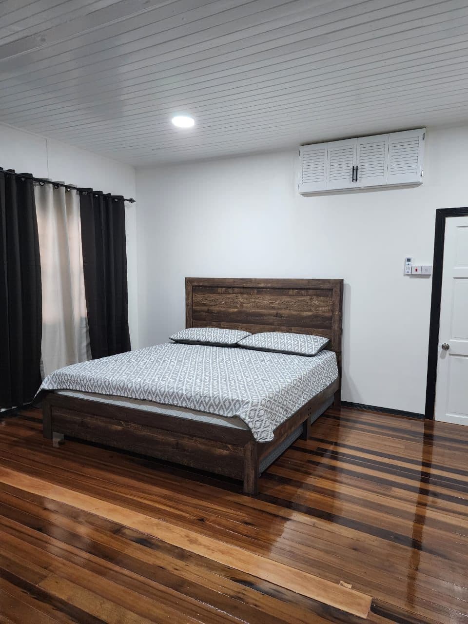 Beautiful 5 Bedroom Home Ready For Rent — photo 8