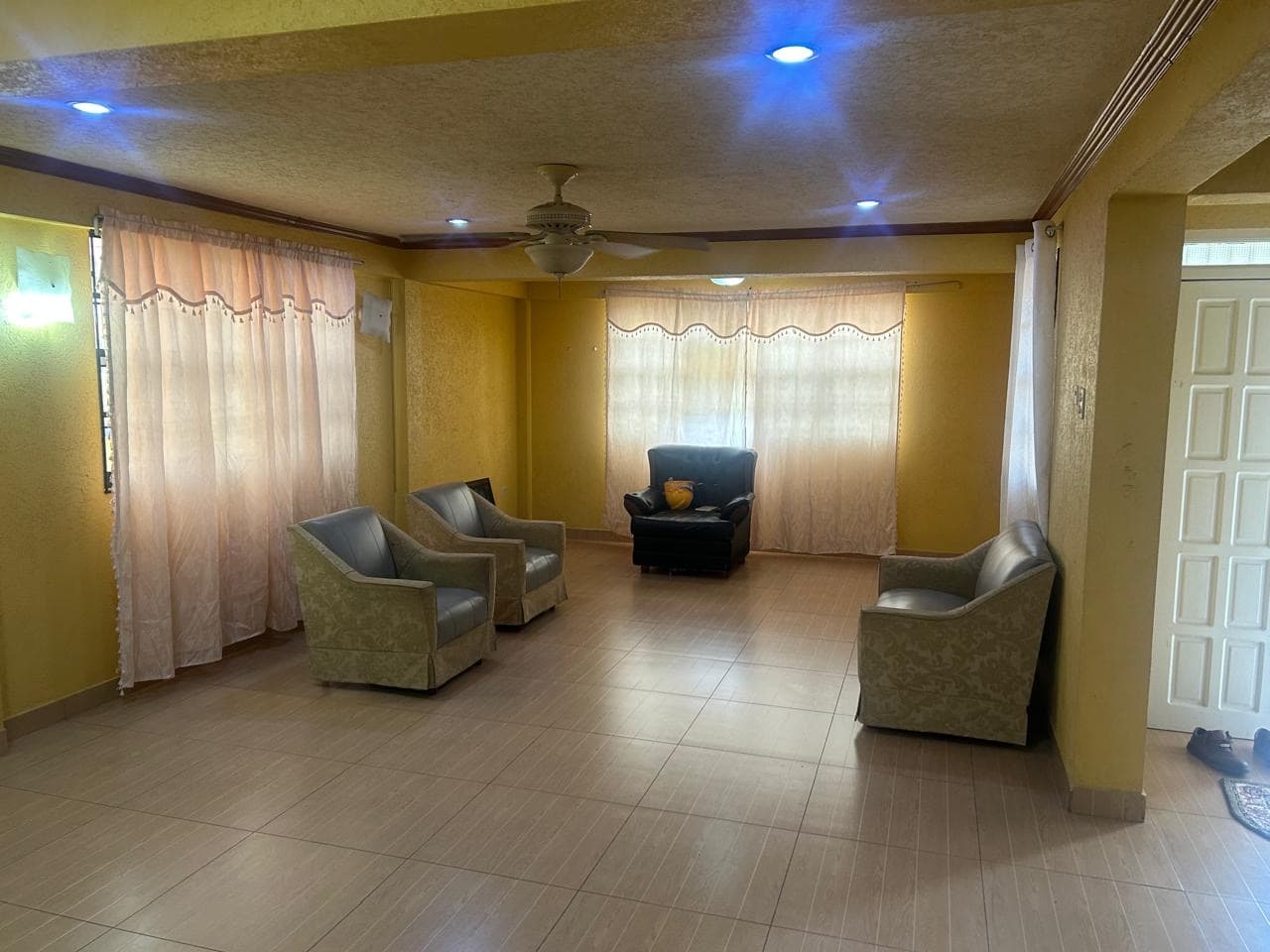 Five bedroom home for rent — photo 5