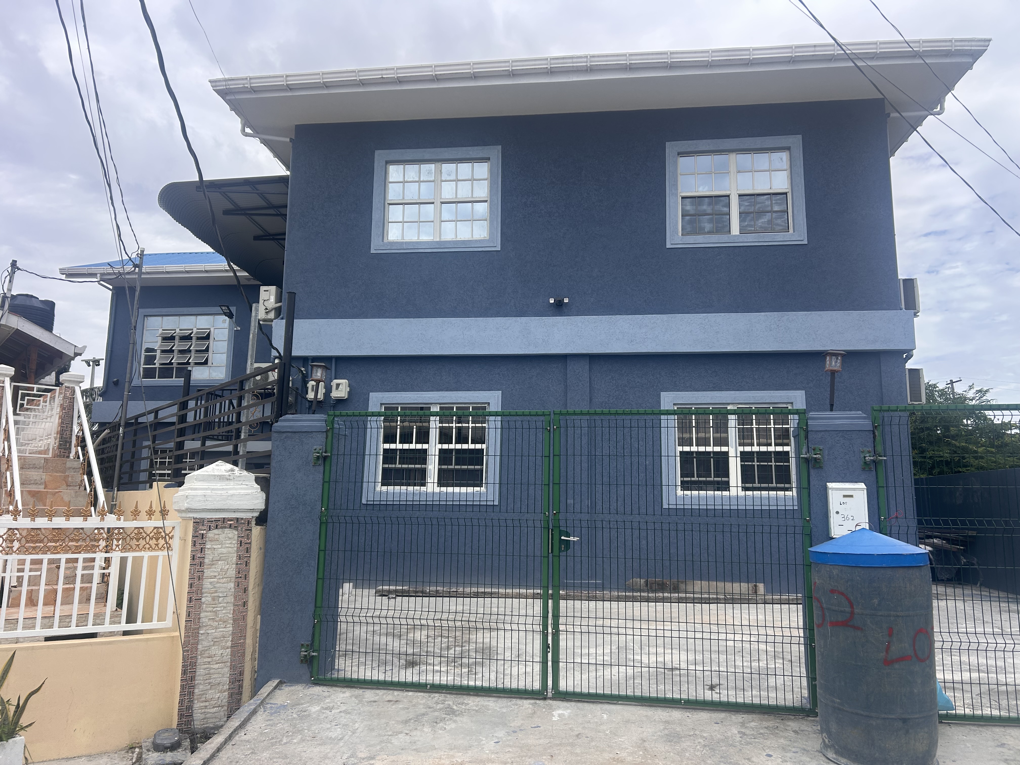 Beautiful and Cozy Two-Bedroom Apartment - Central Georgetown For Rent — photo 1