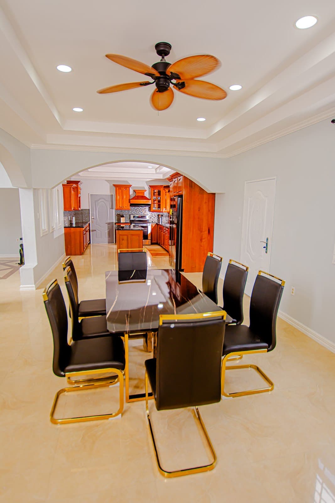 Prime Residential Property Featuring 4 Self-Contained Rooms New Harbour Bridge — photo 3