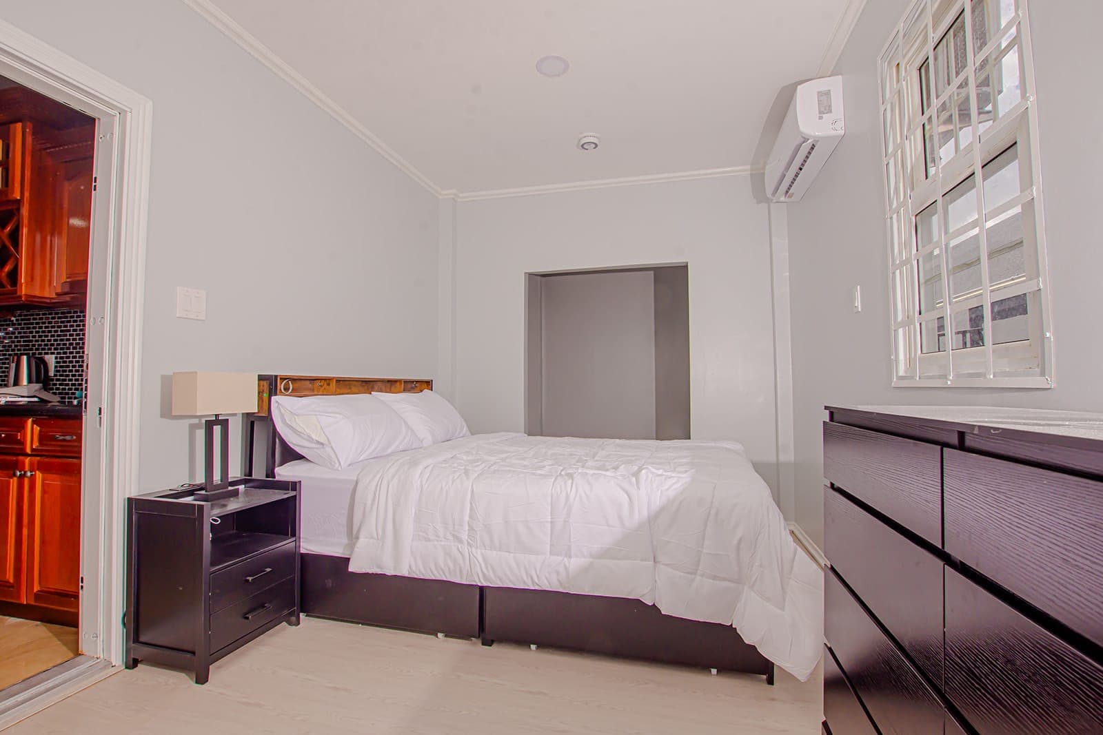 Prime Residential Property Featuring 4 Self-Contained Rooms New Harbour Bridge — photo 9