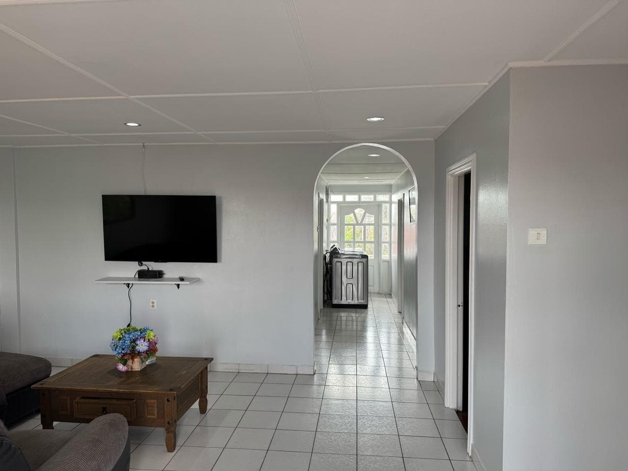 Furnished Comfort: Secure Living in John and Sheriff Street — photo 3