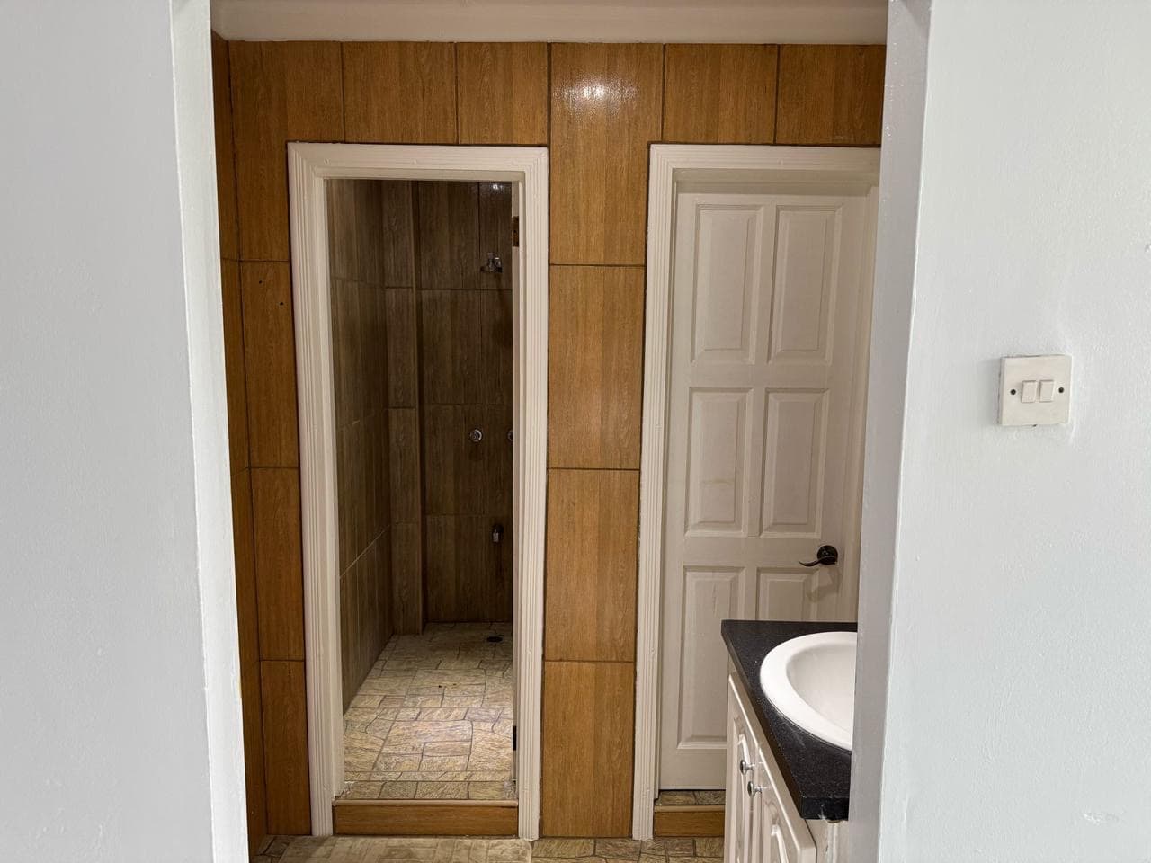 Furnished Comfort: Secure Living in John and Sheriff Street — photo 9