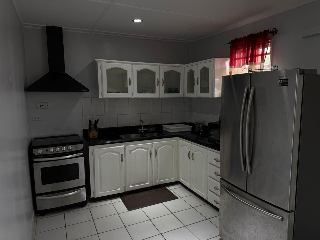 Furnished Comfort: Secure Living in John and Sheriff Street — photo 4