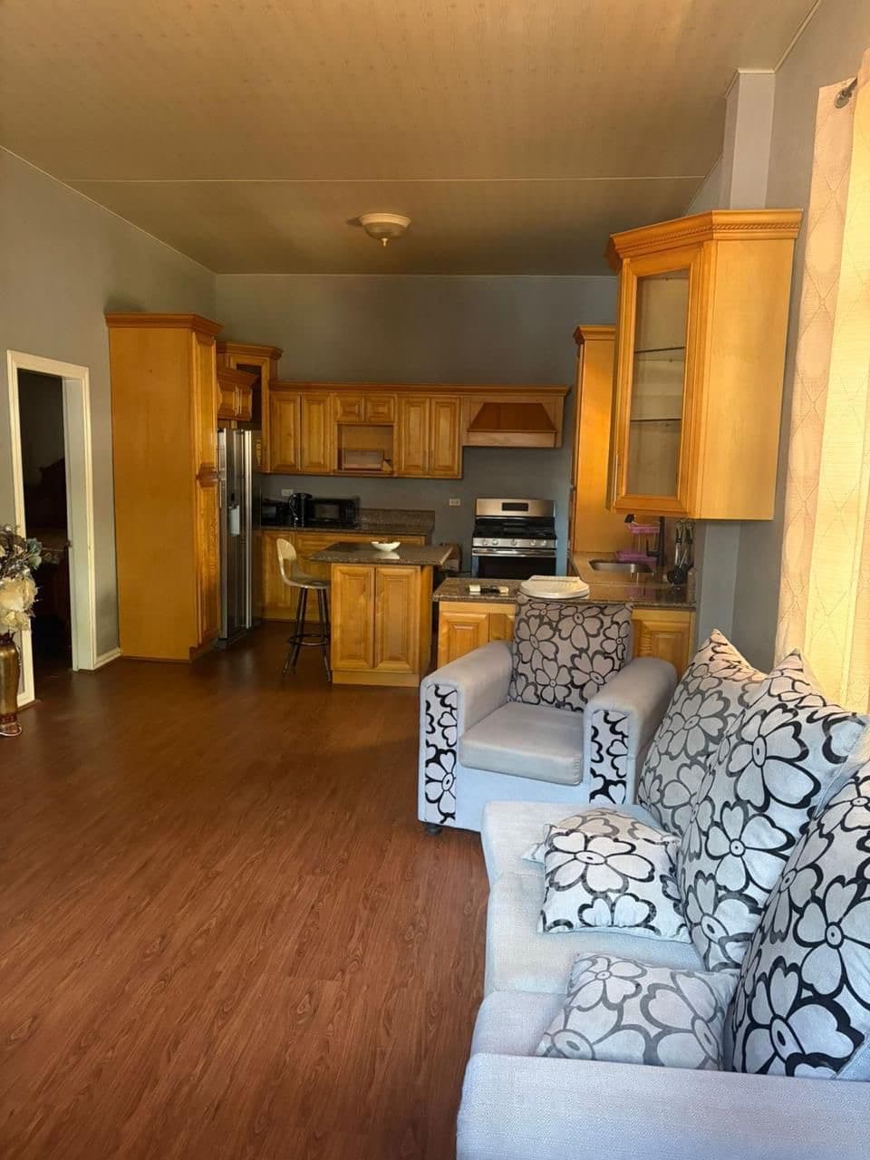 Modern 2- Bedroom Apartment with Balcony in William street, Campbellville — photo 4