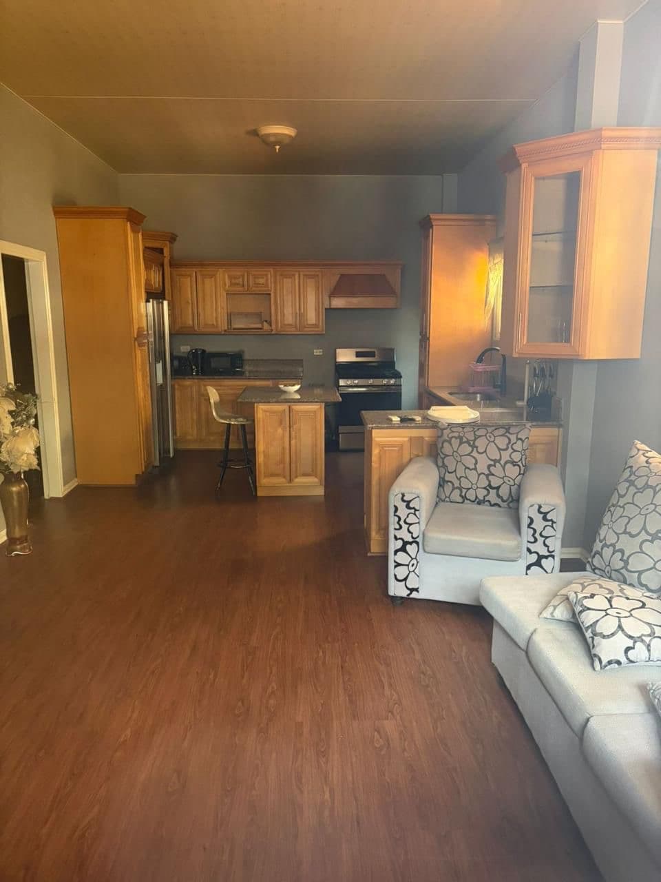 Modern 2- Bedroom Apartment with Balcony in William street, Campbellville — photo 5